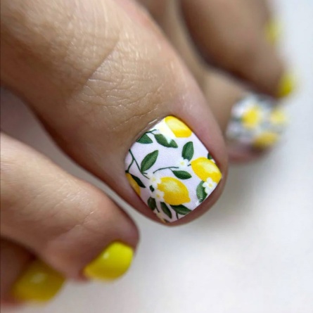 nail-wraps-pedicure-cabinet-fraise-nail-shop-wr-484-02